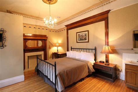 HOTEL MANOIR VIEUX-QUEBEC $85 ($̶9̶5̶) - Prices & Reviews - Quebec City - Tripadvisor