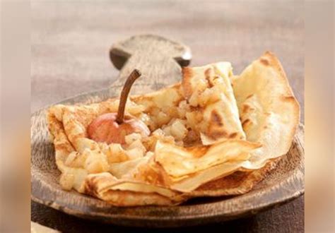 Crêpes Aux Dés De Poires Caramélisés Et Au Gingembre