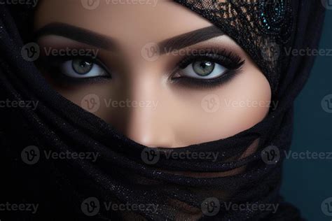 Arabian Eyes