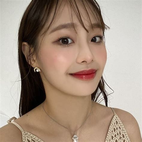 Chuu Loona Face Claims Talent Pearl Earrings Kpop Icons Beautiful