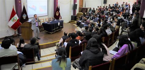 Expertos debaten en Foro de Desarrollo Económico Regional realizado en