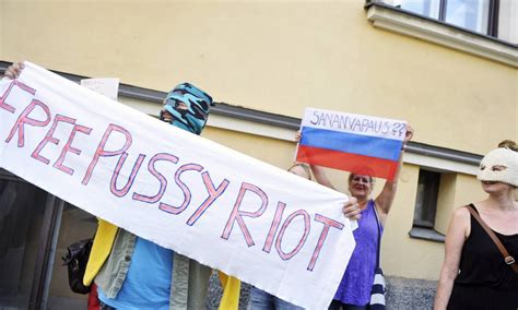 No Mundo Afora Manifestações De Apoio Ao Grupo Pussy Riot Jornal O Globo