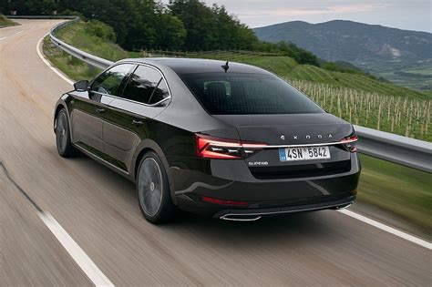 Skoda Superb Facelift 2019 Test Länge Bilder Led Diesel Auto Bild