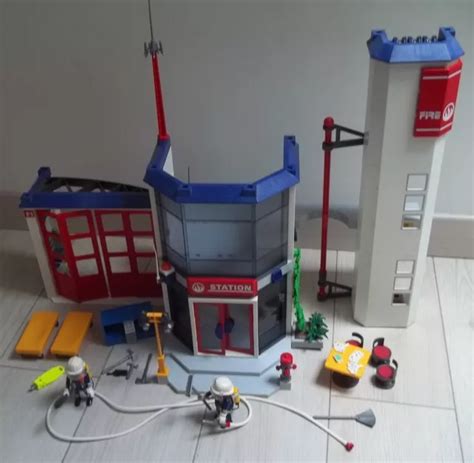 Playmobil City Action Caserne De Pompiers Compl Te Sans L Alarme