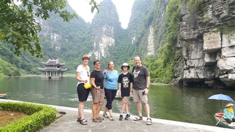 Ninh Binh Jednodniowa wycieczka piesza do jaskiń Hoa Lu Trang An i