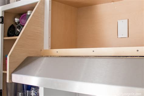 DIY-Stove-Hood-Vent-Cover-With-Storage-8