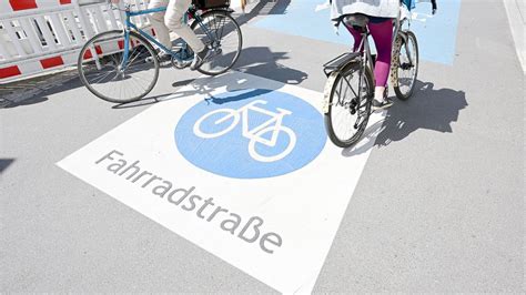 Neue Fahrradstraßen in Remels Auf diesen Straßen in Uplengen sollen