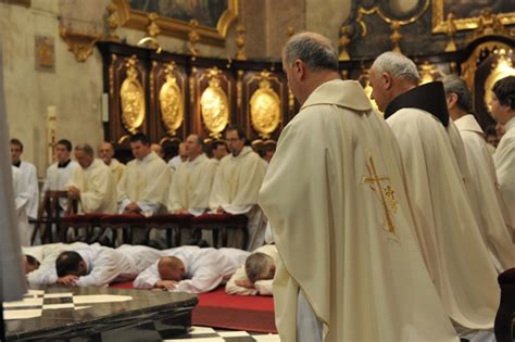 Pps Material Ob Tednu Molitve Za Duhovne Poklice Tajni Tvo Pastoralne