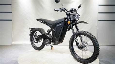 The Velimotor VMX 08 Is A Lightweight Carbon Fiber Electric Enduro