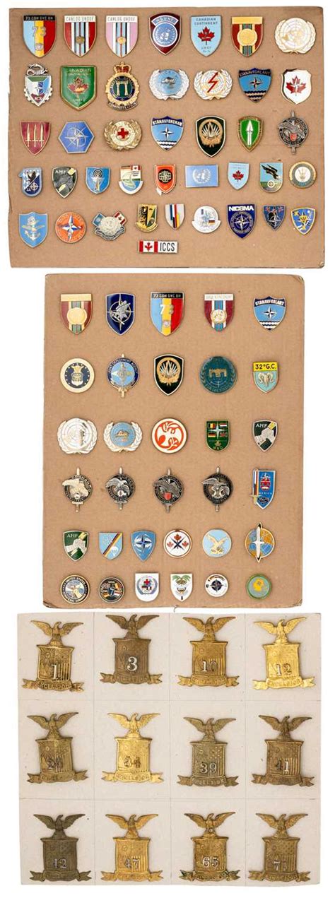 Lot 393 - A COLLECTION OF MILITARY BADGES