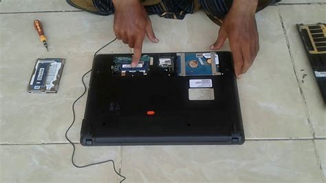 Cara Mengganti Hdd Dan Memory Ram Pada Laptop Acer E Youtube