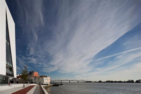 Municipal Library of Vila Franca de Xira/ Factory of Words - Architizer