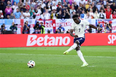 Bukayo Saka ‘embraced’ penalty pressure as England beat Switzerland ...