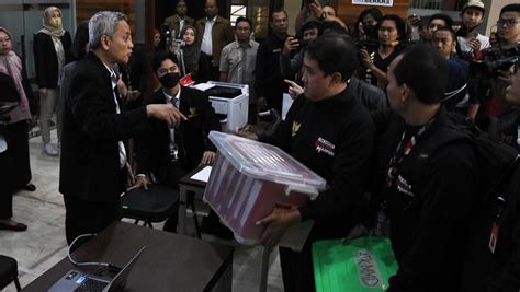 Momen Tpn Ganjar Mahfud Ajukan Sengketa Pilpres Ke Mk