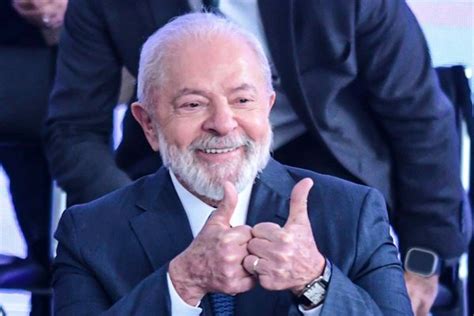 Lula recebe alta e deixa hospital após cirurgia no quadril Metrópoles