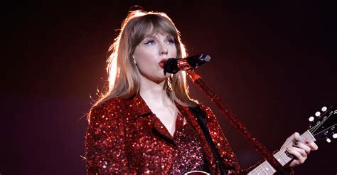 Taylor Swift Creates Playlists of Her Songs for All Five Stages of ...