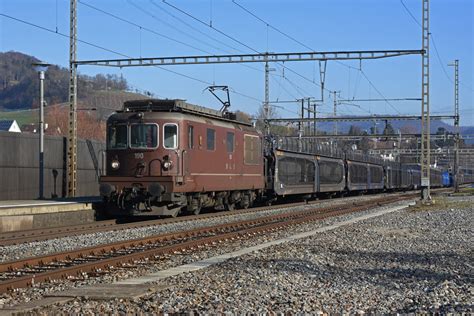 Re Der Bls Durchf Hrt Den Bahnhof Gelterkinden Bahnbilder De