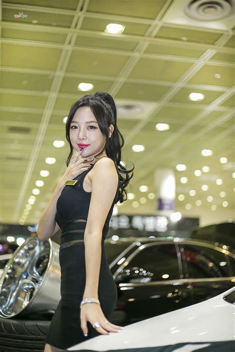 Shim Chae Won Korean Racing Model Seoul Auto Salon 2015