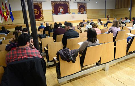 Las Fotos De Las Pruebas De Acceso A La Universidad Para Mayores De