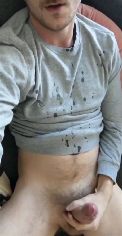 Hot Aussie Bloke Squirts All Over Himself ThisVid