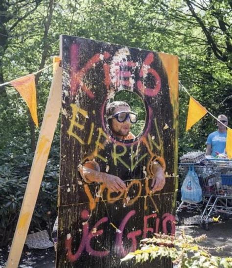 Vet Domme Koningsdag Foto S Om Alvast Een Beetje In De Stemming Te