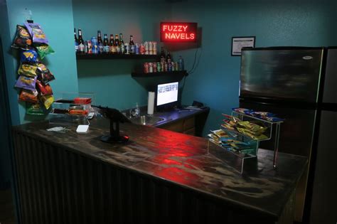 FUZZY NAVELS Updated July 2025 10 Photos 10518 NE Sandy Blvd Portland Oregon Gay Bars