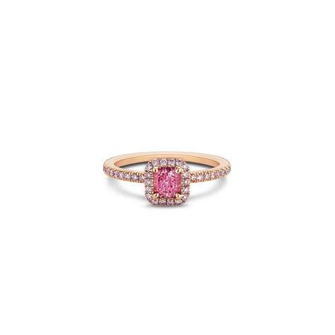 Aura Fancy Purplish Pink Cushion-Cut Diamond Ring | De Beers US