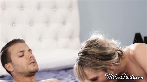 Horny Slut Gets Facial After Blowjob