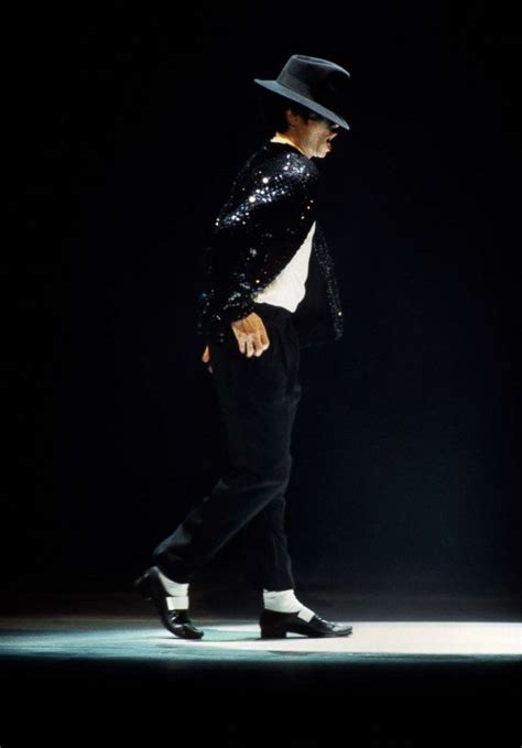 Michael Jackson's moonwalk shoes up for auction - ABC News