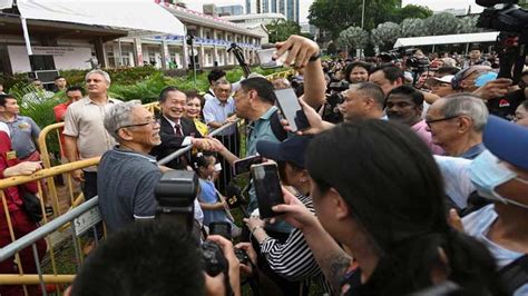 Singapore names 3 candidates for presidential election - World - Dunya News