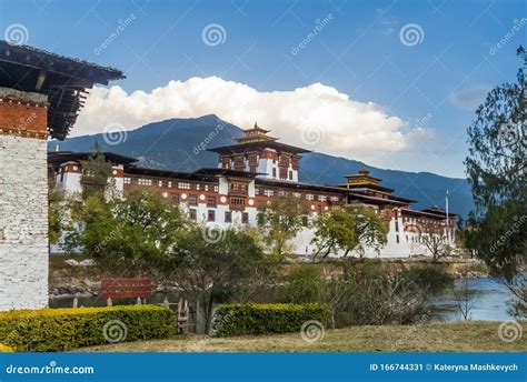 Punakha Dzong Monastery One Of The Largest Monastery In Asia Punakha