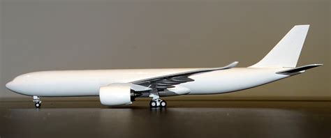 Airbus A330NEO 1:400 Scale Mould Sample Review - YESTERDAY'S AIRLINES