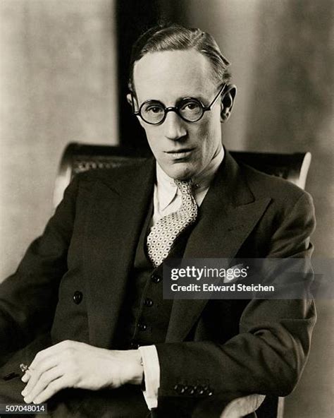 1 004 Leslie Howard Photos And High Res Pictures Getty Images