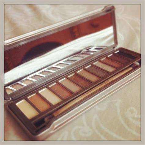 Ebony Dolphin Urban Decay Naked 2 Palette Review