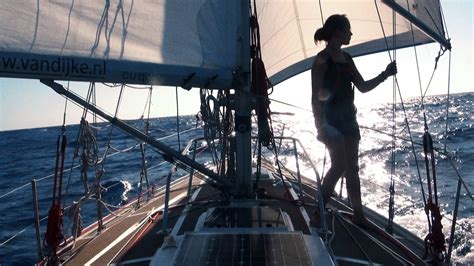 Maidentrip Laura Dekker Sails Around World In Documentary Time