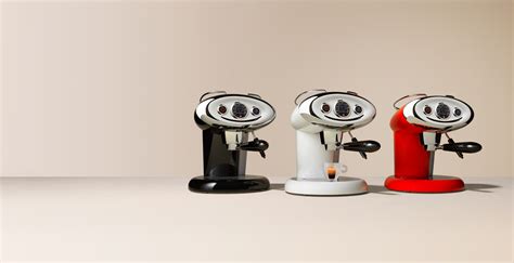 Italian Espresso Machines & Coffee Makers - illy