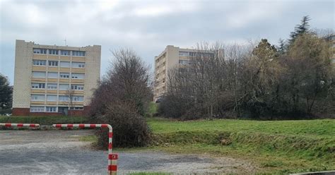 Roche La Moli Re Deux Immeubles De Logements Sociaux Pr Vus Face Au