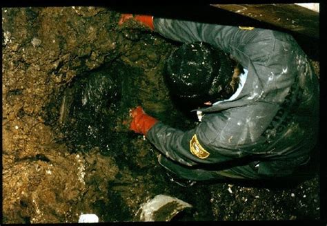 25 Photos Of The Investigation Into The Killer Clown John Wayne Gacy