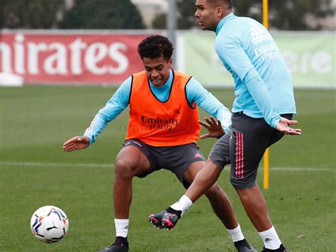 Jovic y Odegaard también son noticia en el entrenamiento del Real Madrid