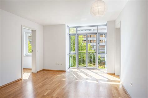 Helle Und Optimal Geschnittene 2 Zimmer Wohnung In Schwabing