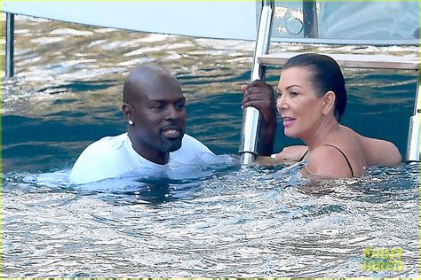 Kourtney Kardashian Goes Swimming Off A Yacht In Italy Photo 3749971 Bikini Kourtney