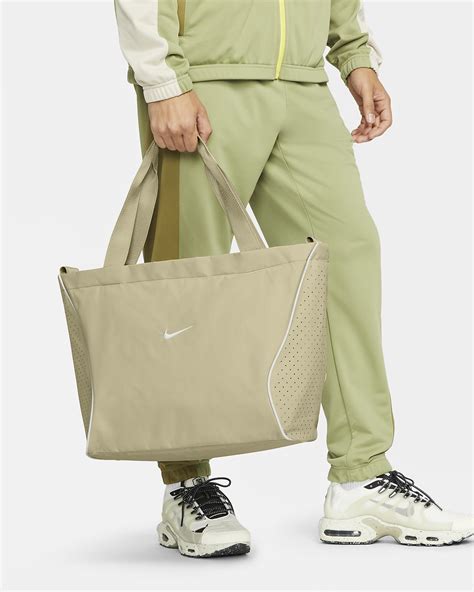 LONGUE VIE À TOUS MENNÉS on Twitter Le tote bag Nike Essentials