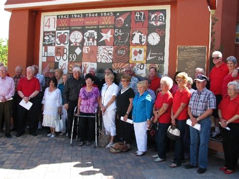 Las Vegas High School alumni build monument to preserve Senior Squares ...