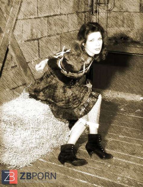 Saras Mate Caroline Lorriane Ward ZB Porn