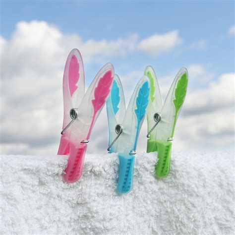 Prism Soft Touch Leaf Pegs 24 Pack Jvl Homeware Solutions