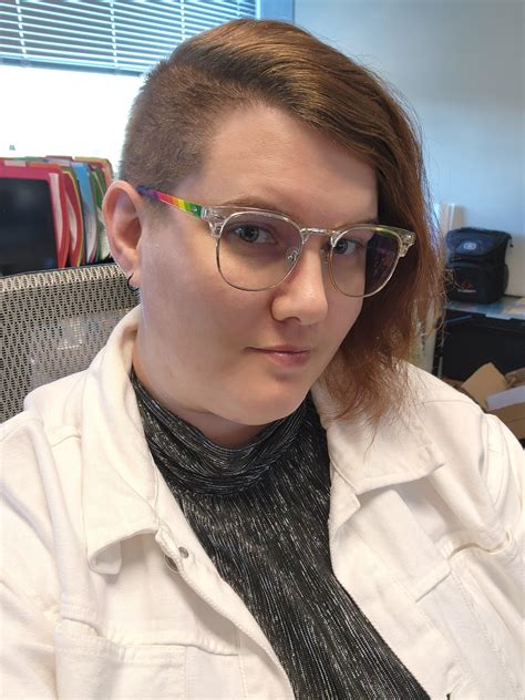 Fans go crazy for any guy with messy hair on-screen 3