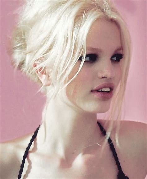 Daphne Groeneveld Hands Naked Onlyfans