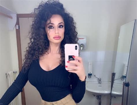 Raffaella Fico E Giulio Fratini Foto Hot In Vacanza In Grecia