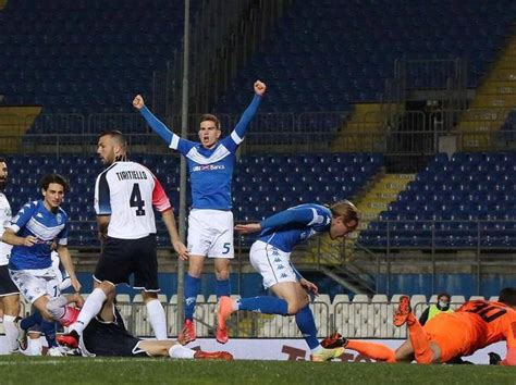 Brescia Cosenza I Precedenti Sorridono Ai Padroni Di Casa Tifo Cosenza