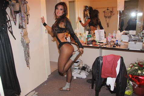 El beso hot entre Jésica Cirio y Adabel Guerrero Infobae